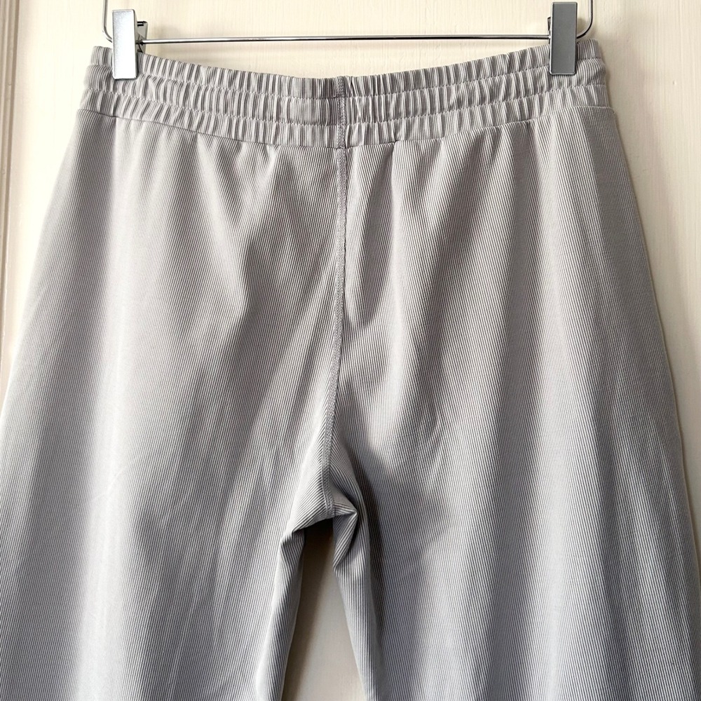 Vuori Women's Lux Rib Performance Jogger Pale Grey Heather S Athletic Gym Casual - Picture 5 of 6